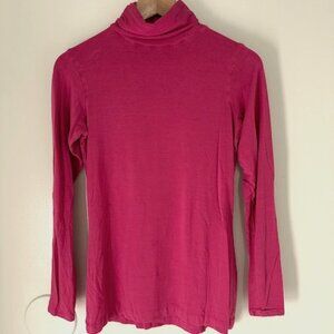 THE TINY CLOSET Long-sleeved Turtleneck Top